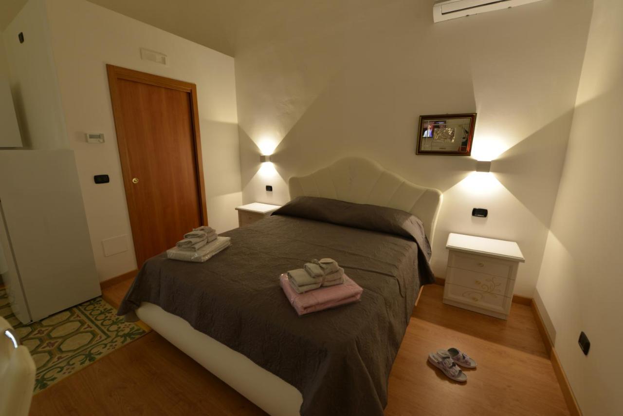 L'Antico Palazzo Bed and Breakfast Canosa di Puglia Exteriör bild